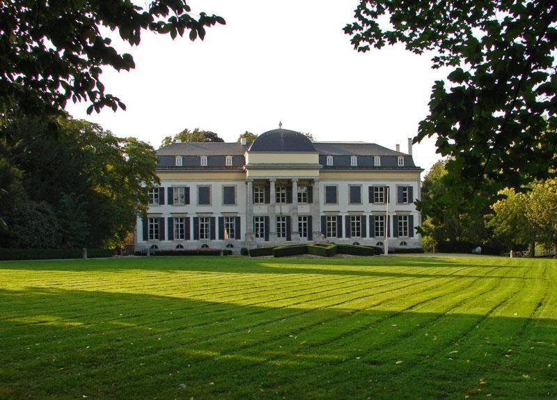 Villa Kasteel Van Gors à Looz Extérieur photo